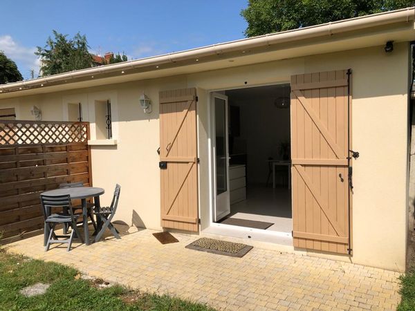 Petite maison studio avec jardin indépendant dans résidence de Patricia et Jean-Christophe