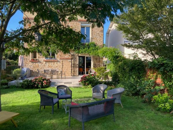 EAUBONNE belle maison à 20 mn du centre historique de Paris,15 mn d'Auvers sur Oise 45mn de Giverny