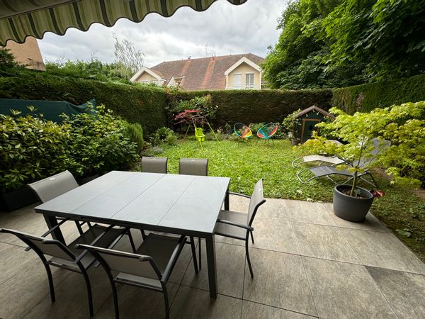 Appartement duplex avec un joli rez de jardin à 15 min du lac d’Annecy