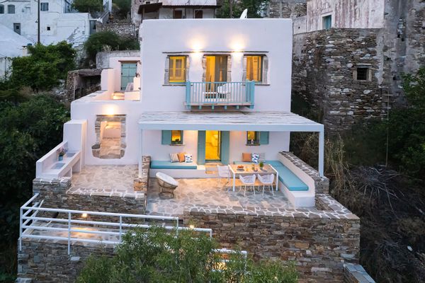 La maison de DORA and ANTONIS