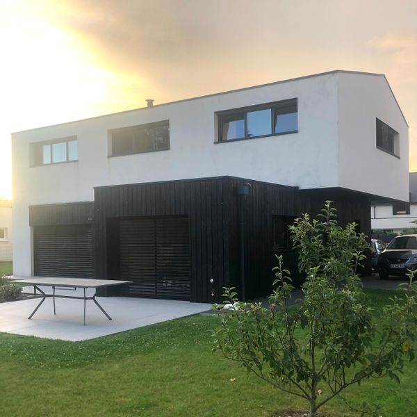 Emmanuelle et Anthony. Maison contemporaine  proche du Golfe du Morbihan et de l'Océan.