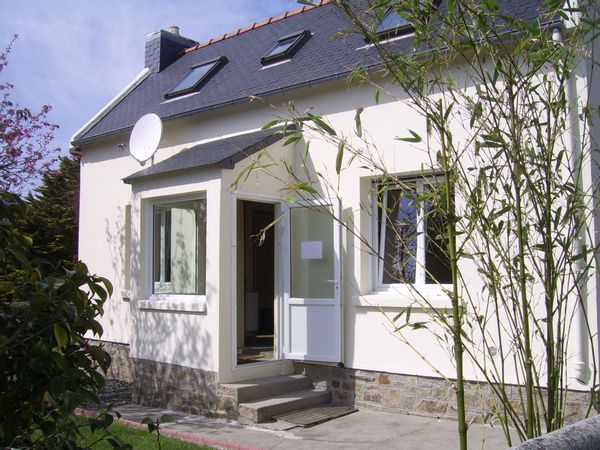 PETITE MAISON PROCHE DES PLAGES ET DU PORT DE PECHE