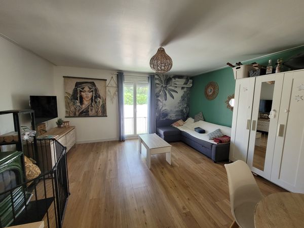 Beautiful renovated house with garden and pool from Alice & Joris