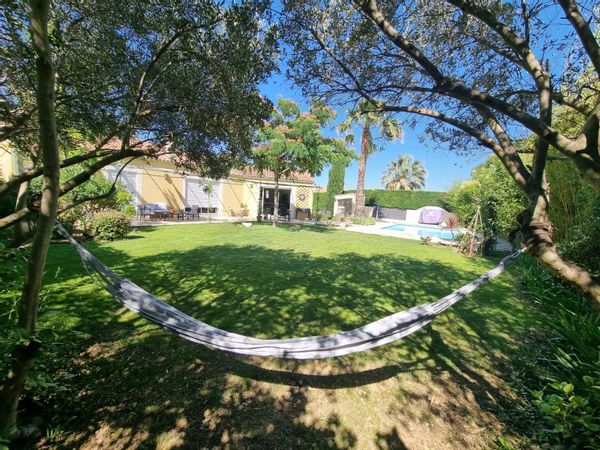 Aux portes de Montpellier, maison avec piscine au calme