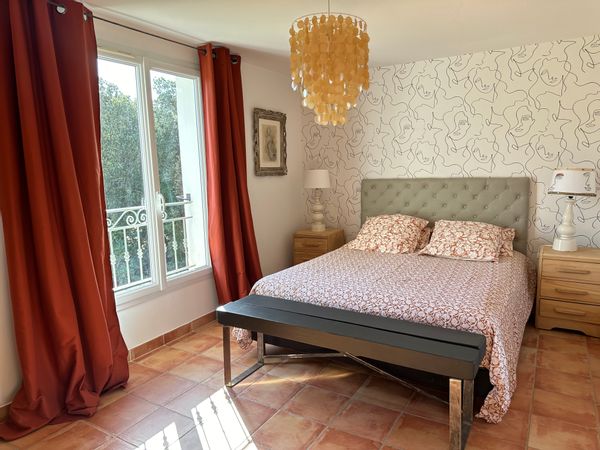 Les chambres dans la maison de Véronique et Jean-Paul proche AIX EN PROVENCE