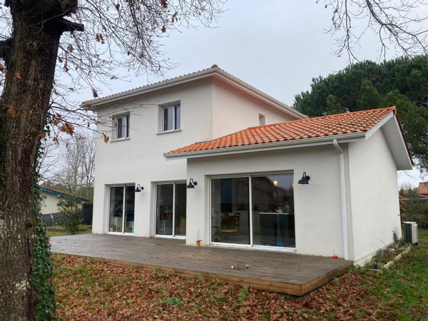 La maison de Sophie entre plage et lac