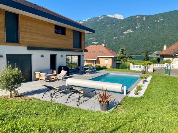 Maison avec piscine privée vue imprenable sur le lac et les montagnes environnantes - proche Annecy
