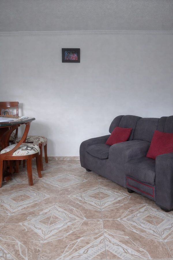 Apartamento de 3 habitaciones en lugar céntrico