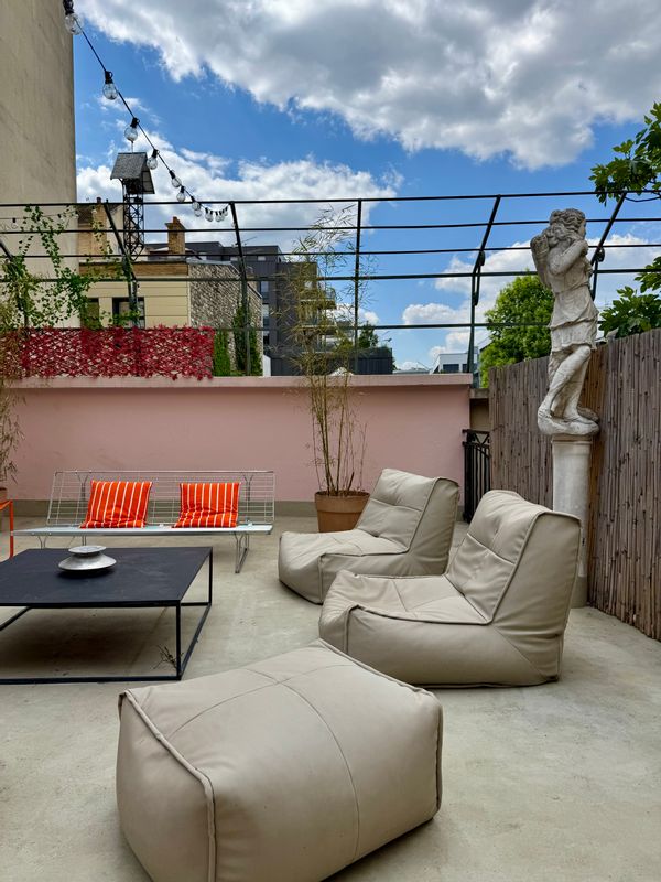 Maison calme sur les quais de Seine avec 2 grandes terrasses, proche transports et Paris.