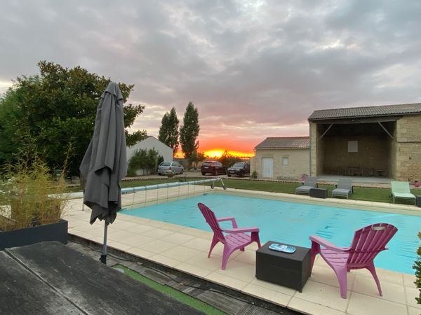 Studio indépendant avec accès à la piscine et les espaces extérieurs