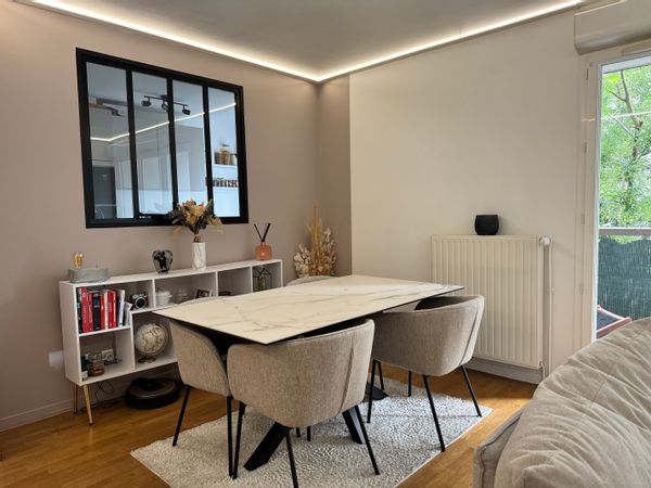 Charlotte & Loïs 's home