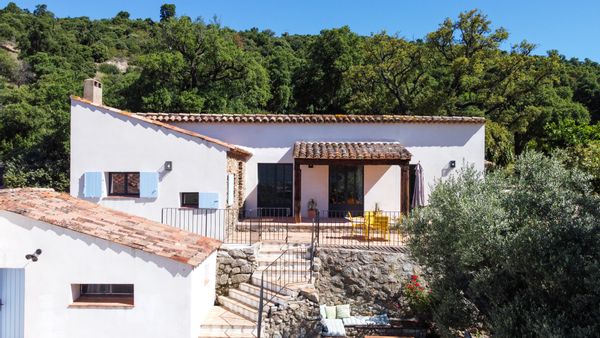 Un cabanon en Provence ! Maison au calme, Golfe de Saint-Tropez, piscine privée, vue magnifique.