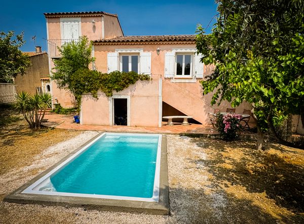 Maison familiale rénovée avec jardin, proche Aix