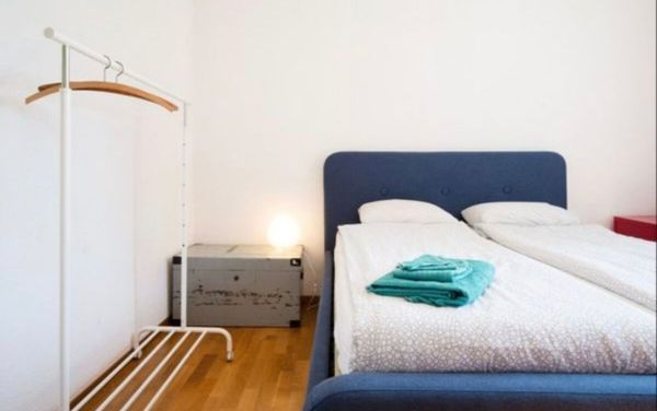 La chambre privée de Pelé à Berne, avec un double lit