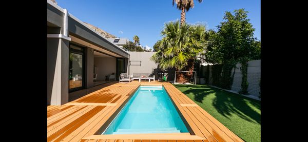Maison de 3 chambres au coeur de Fresnaye. Piscine, Jacuzzi, Poele à bois!