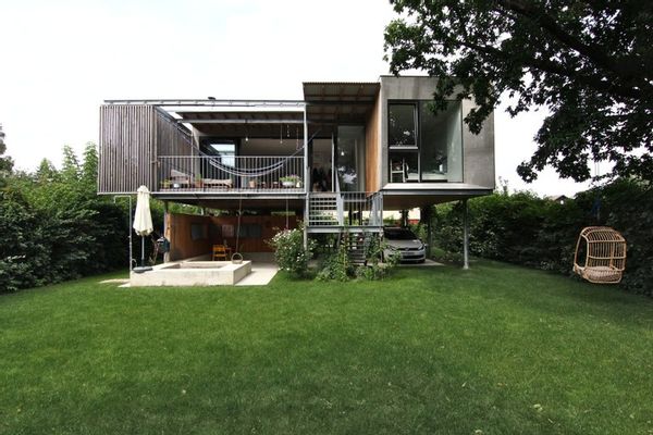 La maison de Yella, Iris  & Thomas
