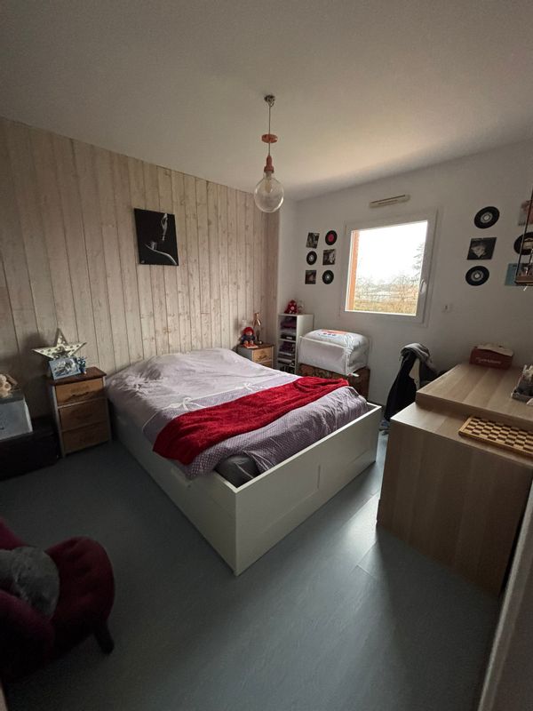 Chambre privée pour une halte pour un voyage au départ de l’aéroport de Nantes ou pour le Hellfest !