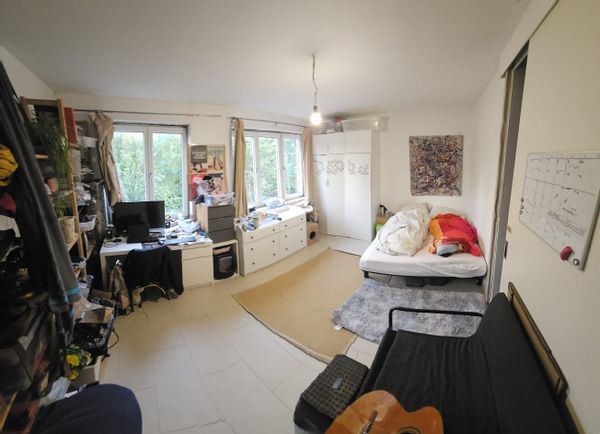 Chambre privée de Thomas dans un appartement 3 personnes.