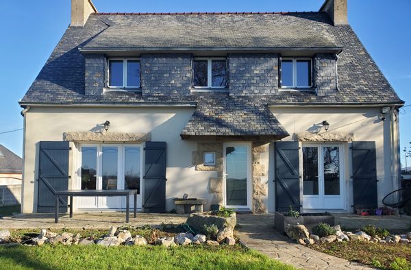 Maison néo-bretonne, nichée en campagne, à 5 minutes de la mer d'Iroise.