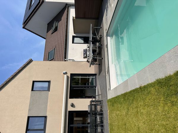 Nice house 4 bdr, 2 bthr, swimming pool, wood stove,...
