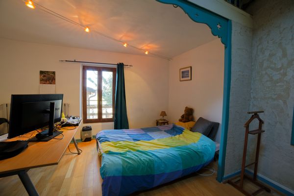 Ma maison se trouve en vallée de la  Drôme à 200m de la rivière Drome Grand terrain très ombragé.