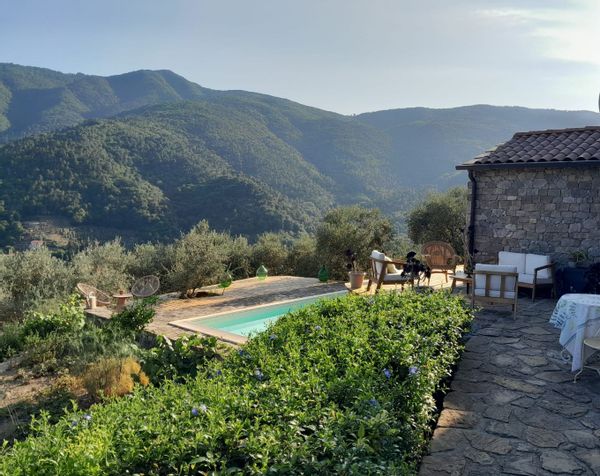Charmante chambre sdb privée à Terra Tesoro, vue mer, collines et piscine eau de source, ça existe !