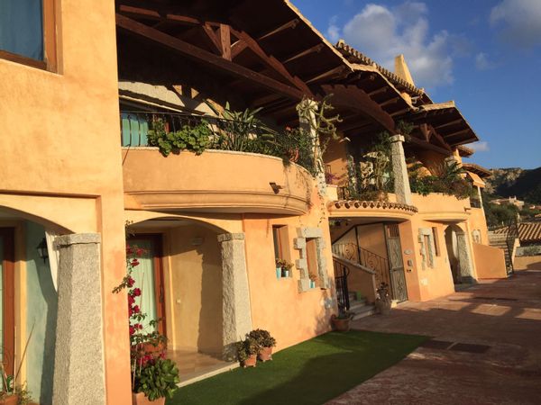 La maison de Serena & Gabriella and family