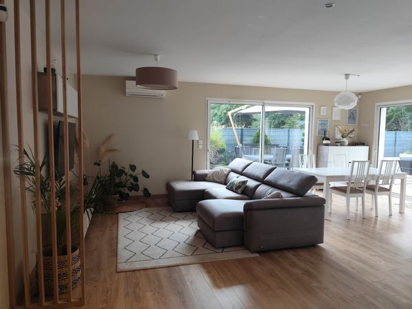 Maison contemporaine entre Bordeaux et Lacanau avec piscine proche du Bassin d'Arcachon