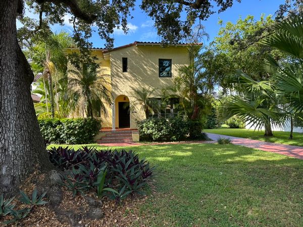 Lovely home in Coral Gables, "the city beautiful"