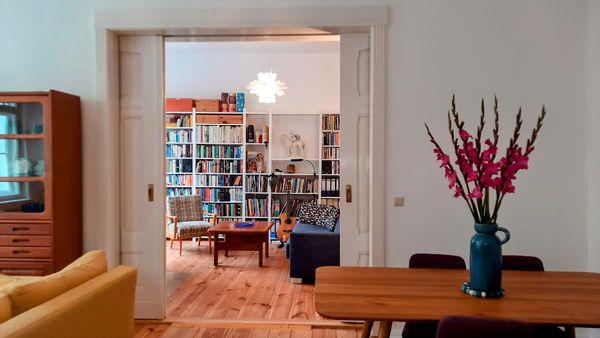 La maison de Silke près de Berlin dans la verdure et au bord du lac