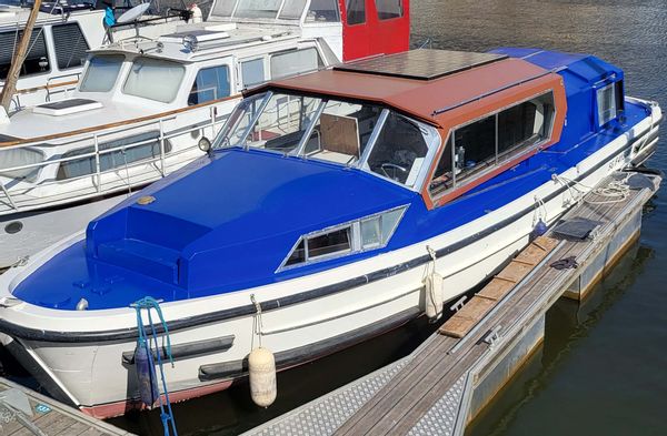 Vedette fluviale en Bretagne – Croisière sans permis sur le canal de Nantes à Brest
