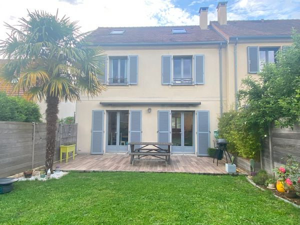 Maison à 3min à pied du parc du château de Versailles (30min de Paris en transport ou voiture)