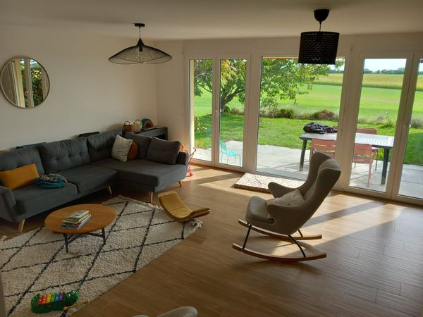 Maison familiale au pied du Jura, vue lac et montagne