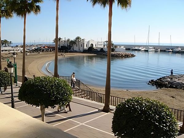 Appartement de Toni avec de belles vues sur la mer et sur le front de mer.