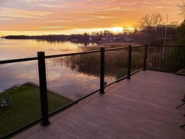 Maison au bord du lac, près de Montréal