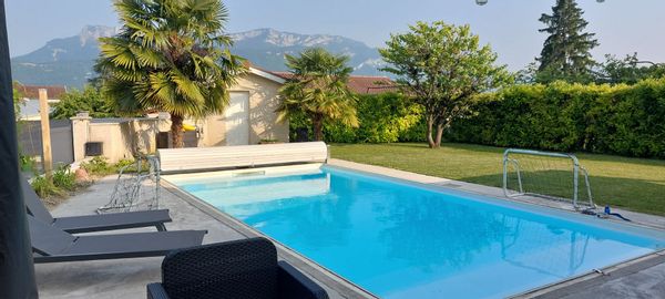 Au pied du vercors avec piscine chauffée