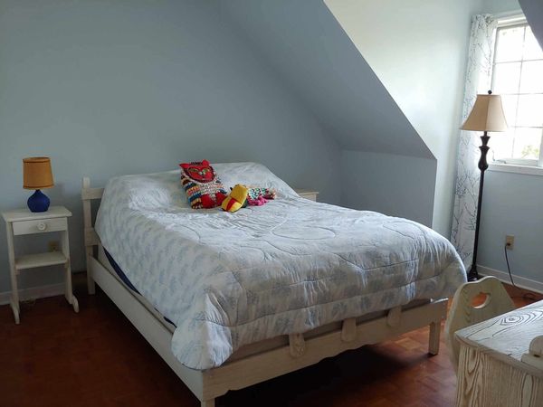 Chambre privée dans une maison paisible