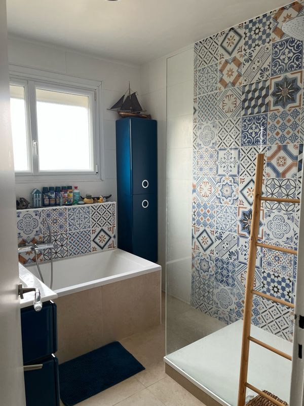 The home sweet home de Sandrine et Philippe au milieu d’un grand parc.