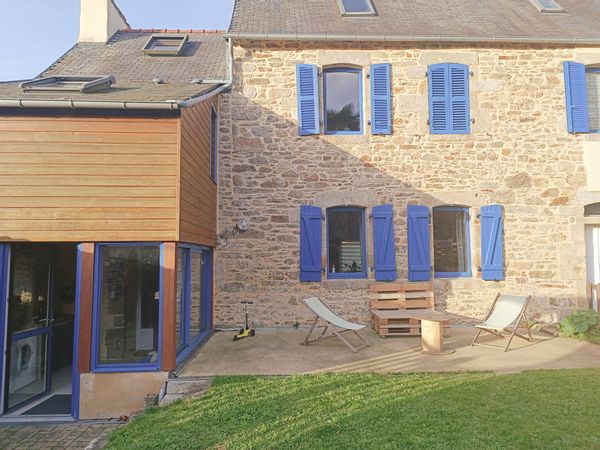 Petite maison atypique, chaleureuse et cosy à Trégarantec. Commune collé à Lesneven, Finistère Nord.