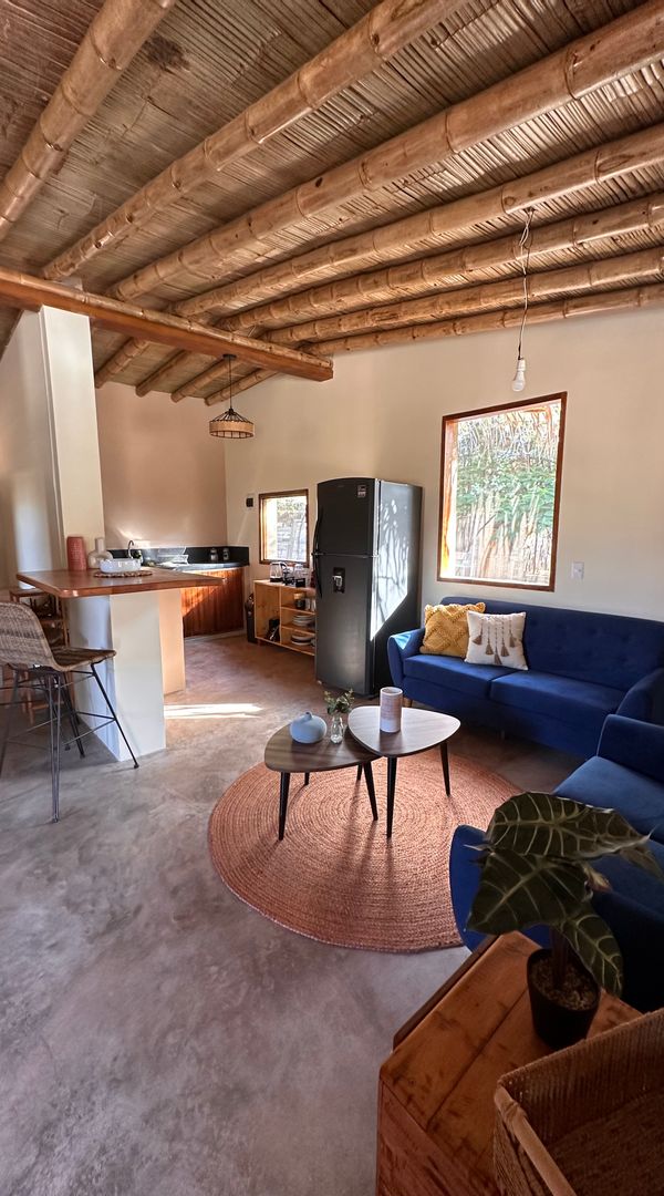 Maison paisible à 2 pas de la plage et du village, idéale pour surfkite etdétente dans grand jardin.