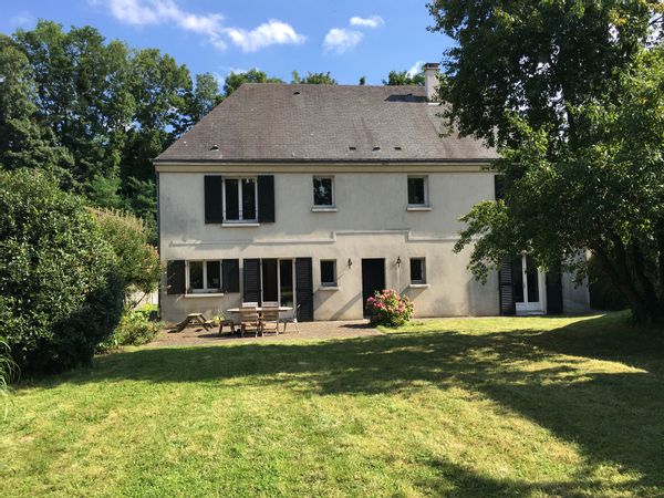 Grande maison familiale, entre nature et culture