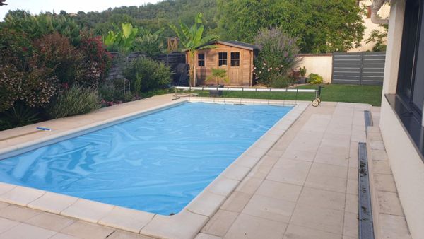 Lot : Grande maison familiale avec piscine pour personnes et enfants de plus de 8 ans sachant nager