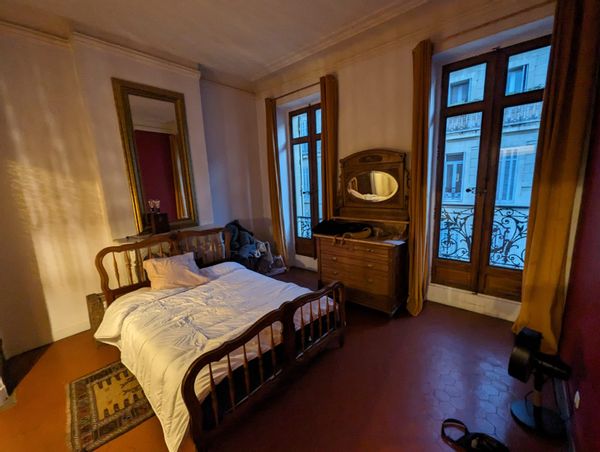 La chambre privée de Gael, dans un appartement tout proche du vieux port de Marseille