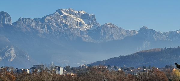 Chambre et salle d'eau privatives  dans une maison avec jardin aux portes d’ANNECY