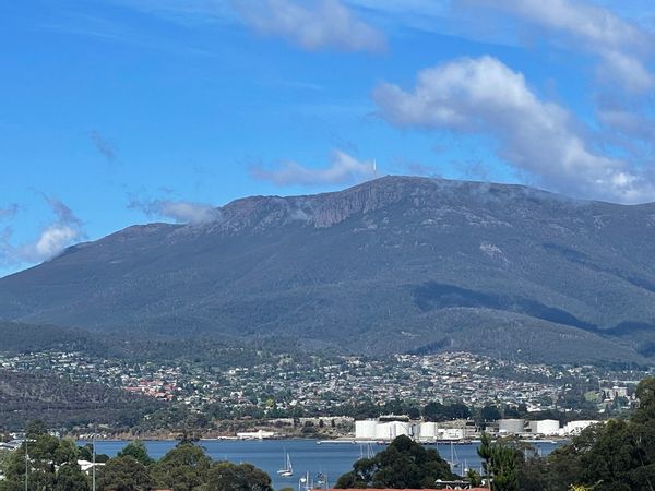 Charming 2 Bedroom House in Hobart Tasmania with an amazing view of the mountain and river