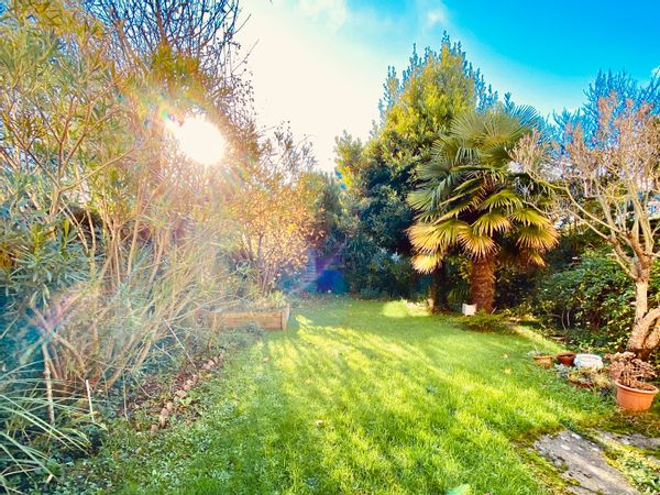 A 5 minutes du port, maison lumineuse sur jardin sud