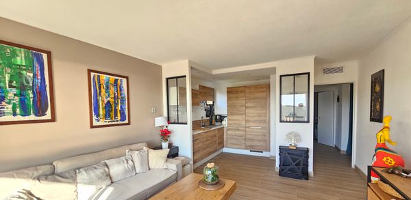 APPARTEMENT 4 COUCHAGES, PISCINE, PETANQUE, PING PONG, TERRASSE, VUE MER, PARKING