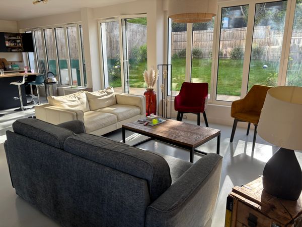 Maison moderne avec jardin à Meudon, pour 6-8 personnes, idéale pour visiter Paris et ses environs