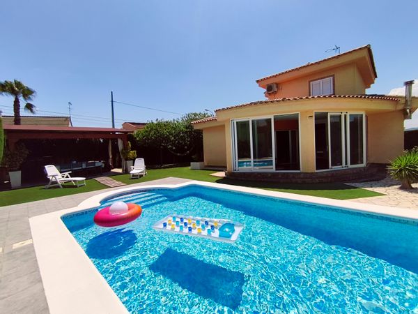 Incroyable maison avec piscine près de VALENCIA