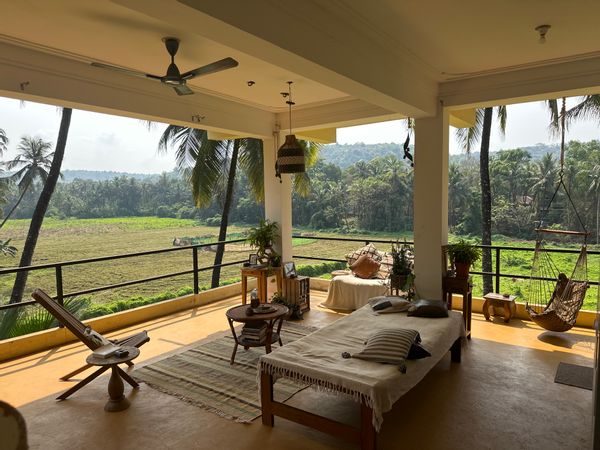 Karishma’s nest - Stunning open views and nature sounds
